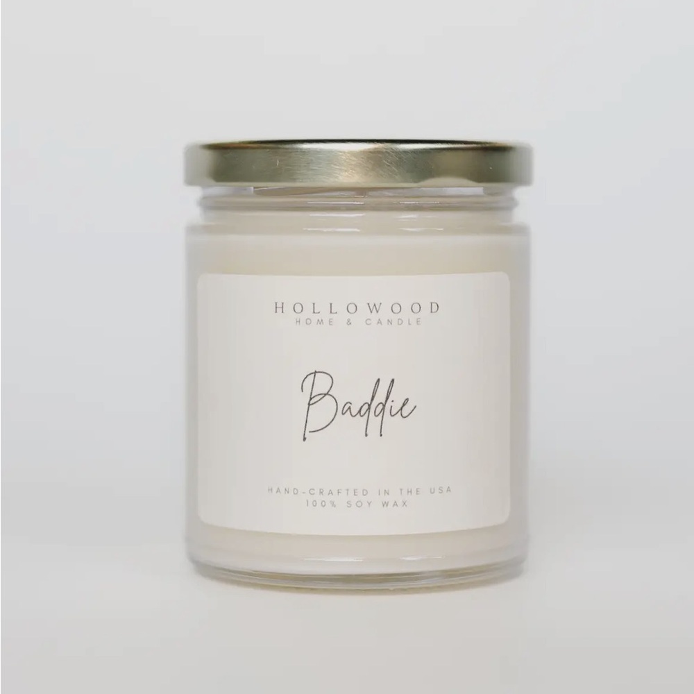 New Hollywood Home and Candle Baddie Summer 8oz Candle - Picture 3 of 6